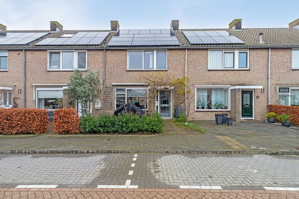 Verkocht: Heerlijk ruime, compleet gerenoveerde eengezinswoning (energielabel A+++) met de nodige luxe en kindvriendelijke ligging in een rustige straat!